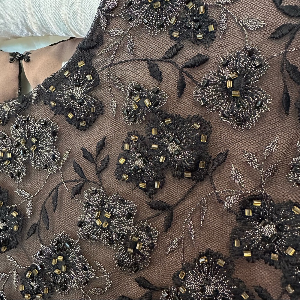 Victor Costa for Neiman Marcus Black Sleeveless Embroidered Blouse size 8 - Picture 4 of 10